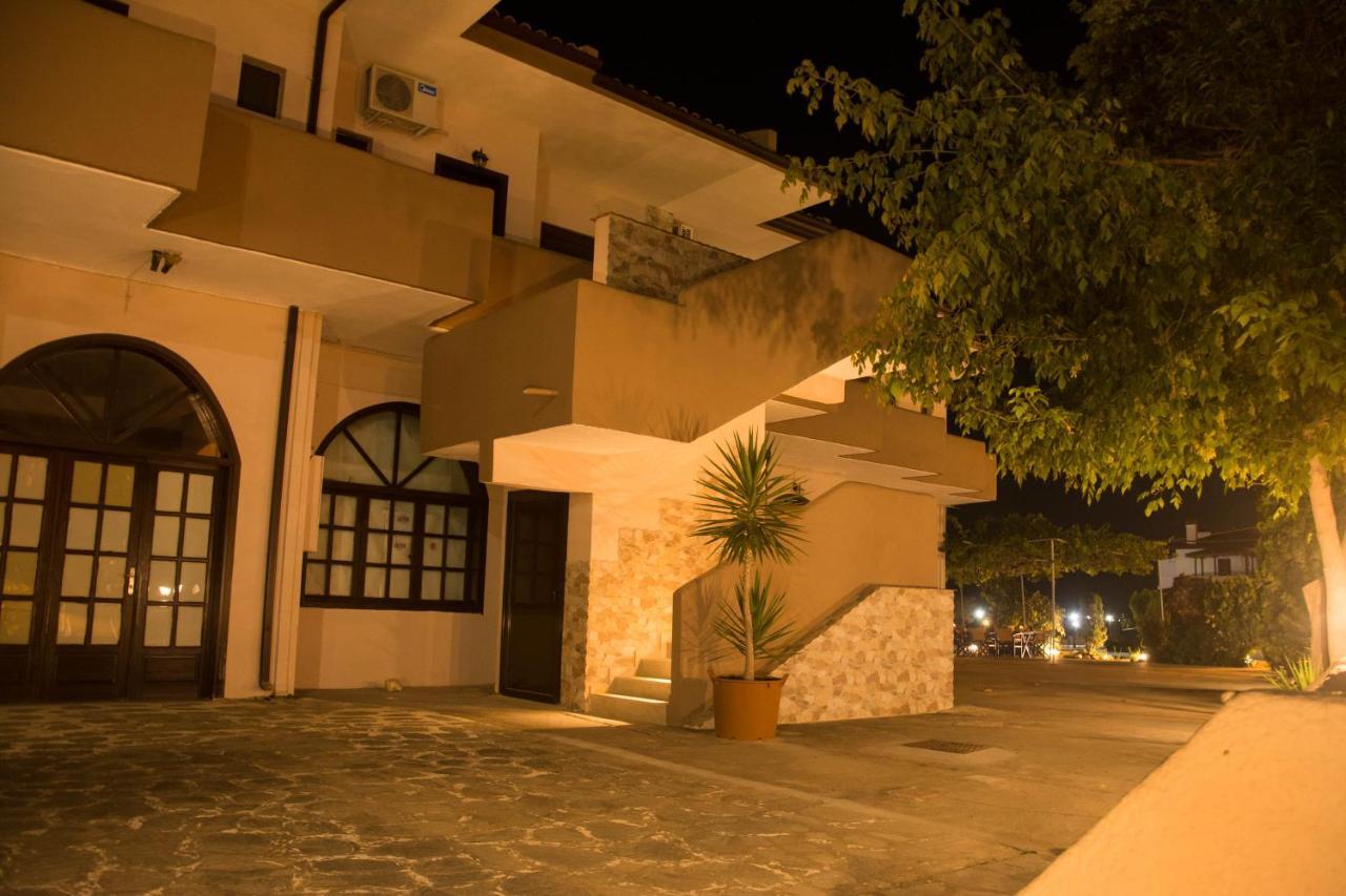 Palm Tree Apartments Psakoúdia Eksteriør bilde